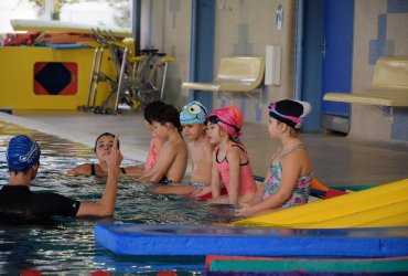 "LES CLASSES BLEUES" À LA PISCINE